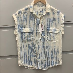 Jessica Simpson tie dye shirt